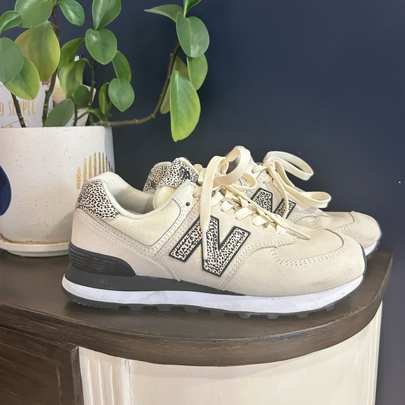 New Balance Shoes - New Balance 574 Women's Beige and Black Sneakers